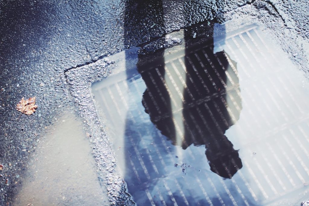 Rioollucht in huis na regen: zo pak je het probleem aan